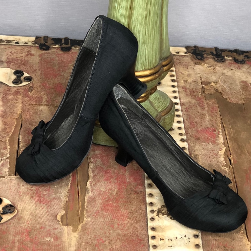 NWOT Black Pump by SO SZ 6
